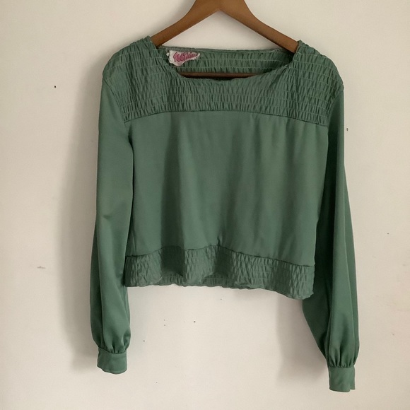 3/20$ ⭐️ Green shirt w/ smock and longsleeves - Picture 8 of 11